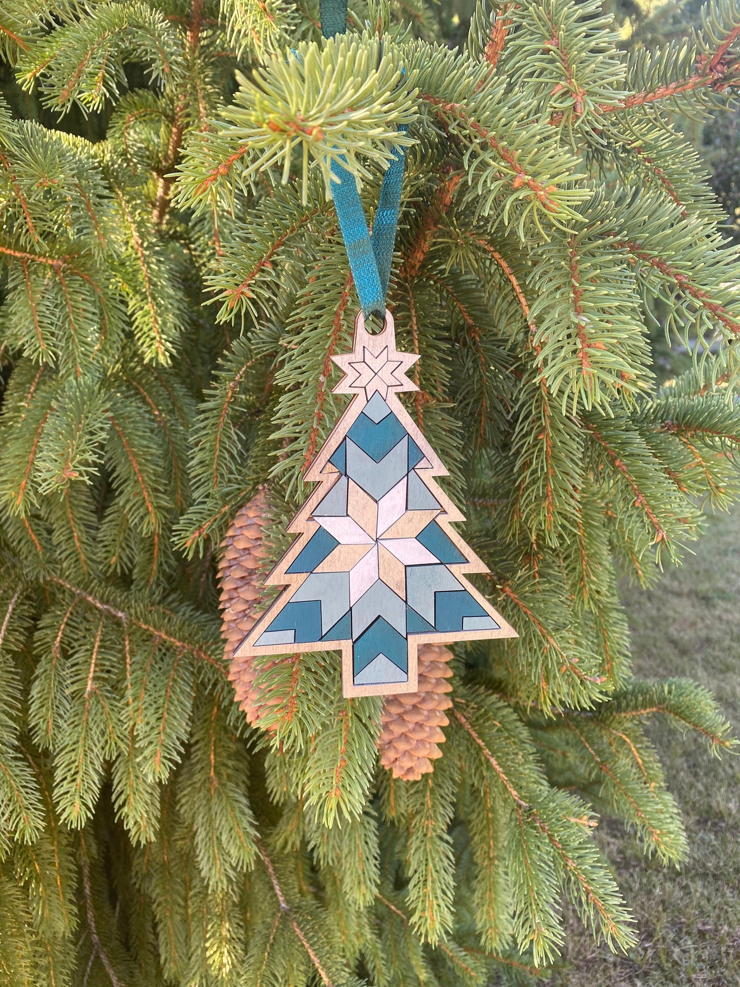 Barn quilt Christmas tree SVG, Christmas tree SVG, mosaic Christmas Tree SVG, holiday decor Svg, Standing Tree Svg, Glowforge laser file