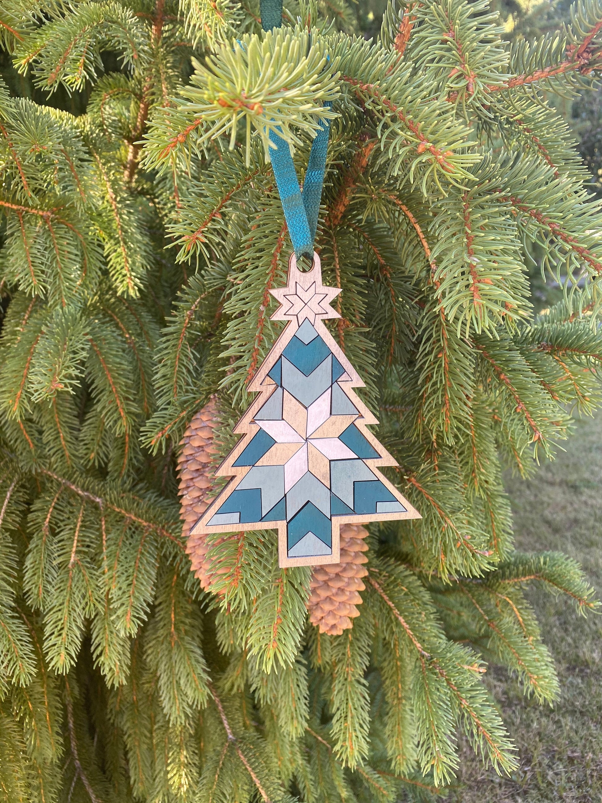 Barn quilt Christmas tree SVG, Christmas tree SVG, mosaic Christmas Tree SVG, holiday decor Svg, Standing Tree Svg, Glowforge laser file