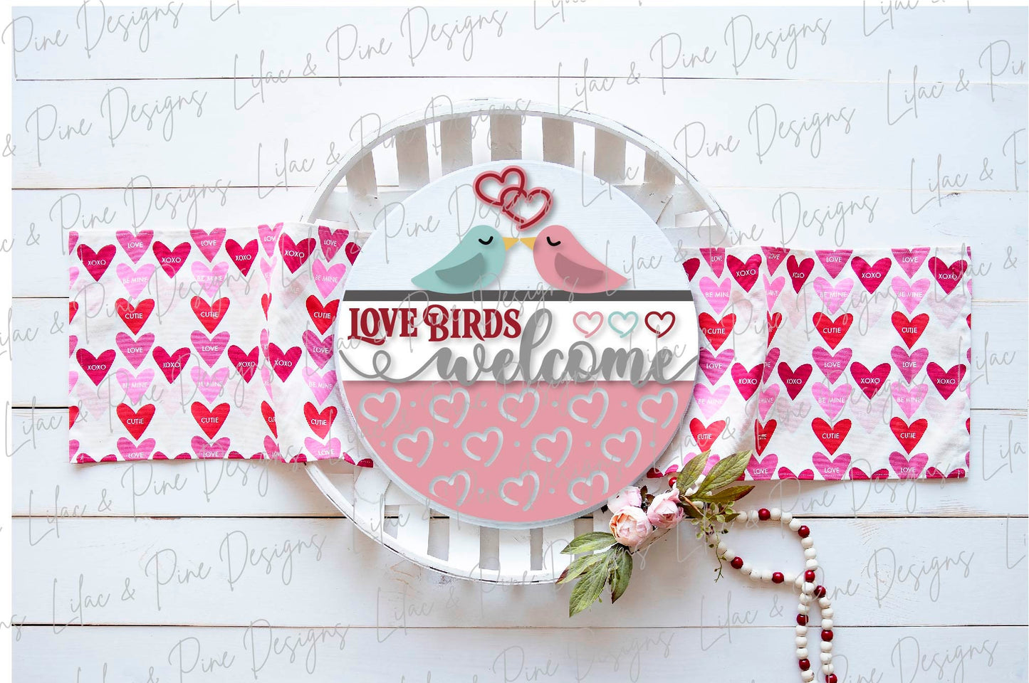 Love Birds Welcome sign SVG, Valentine door hanger, bird door round svg, heart pattern, Valentine door decor, Glowforge file, laser svg
