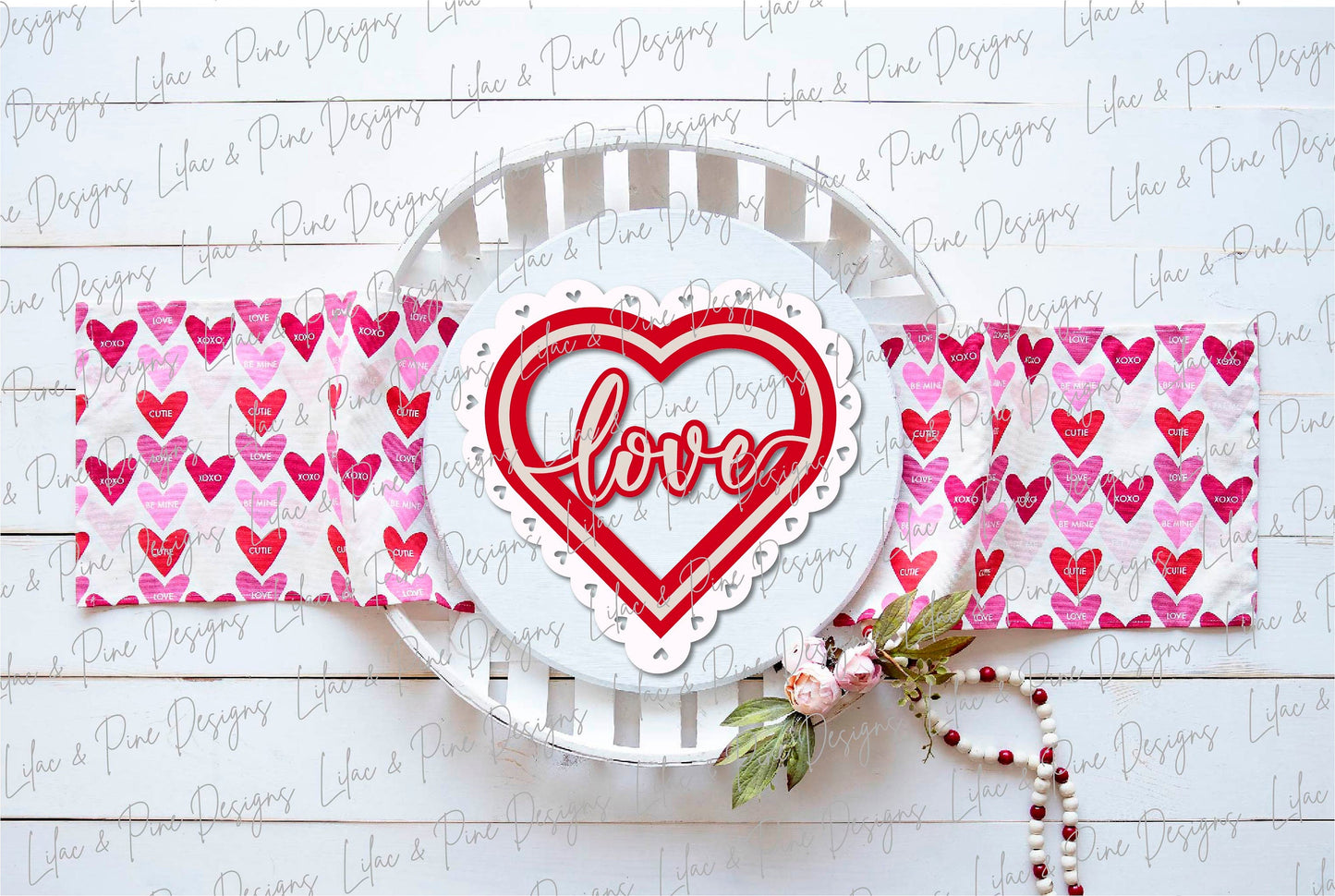 Love heart shaped door hanger, Scalloped Heart Welcome sign SVG, Valentine sign SVG, Valentines Day decor SVG, Glowforge file, laser svg