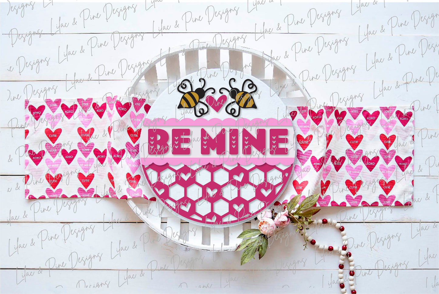 Be Mine Bee door hanger, Valentine door hanger svg, Valentines Day Welcome round SVG, Bee SVG, honeycomb SVG, Glowforge file, laser svg