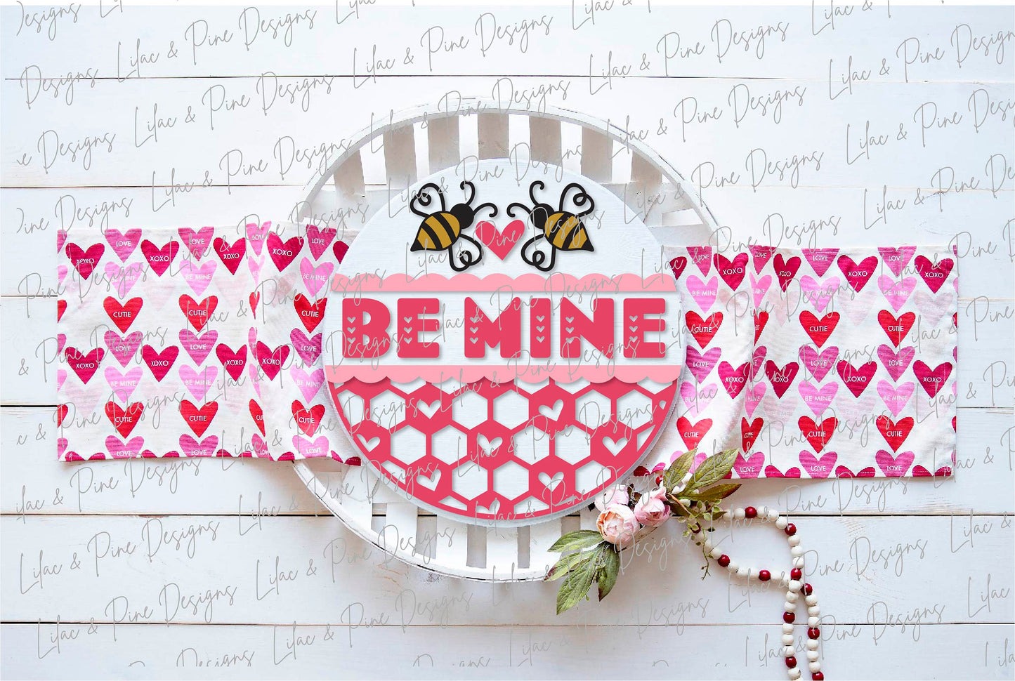 Be Mine Bee door hanger, Valentine door hanger svg, Valentines Day Welcome round SVG, Bee SVG, honeycomb SVG, Glowforge file, laser svg
