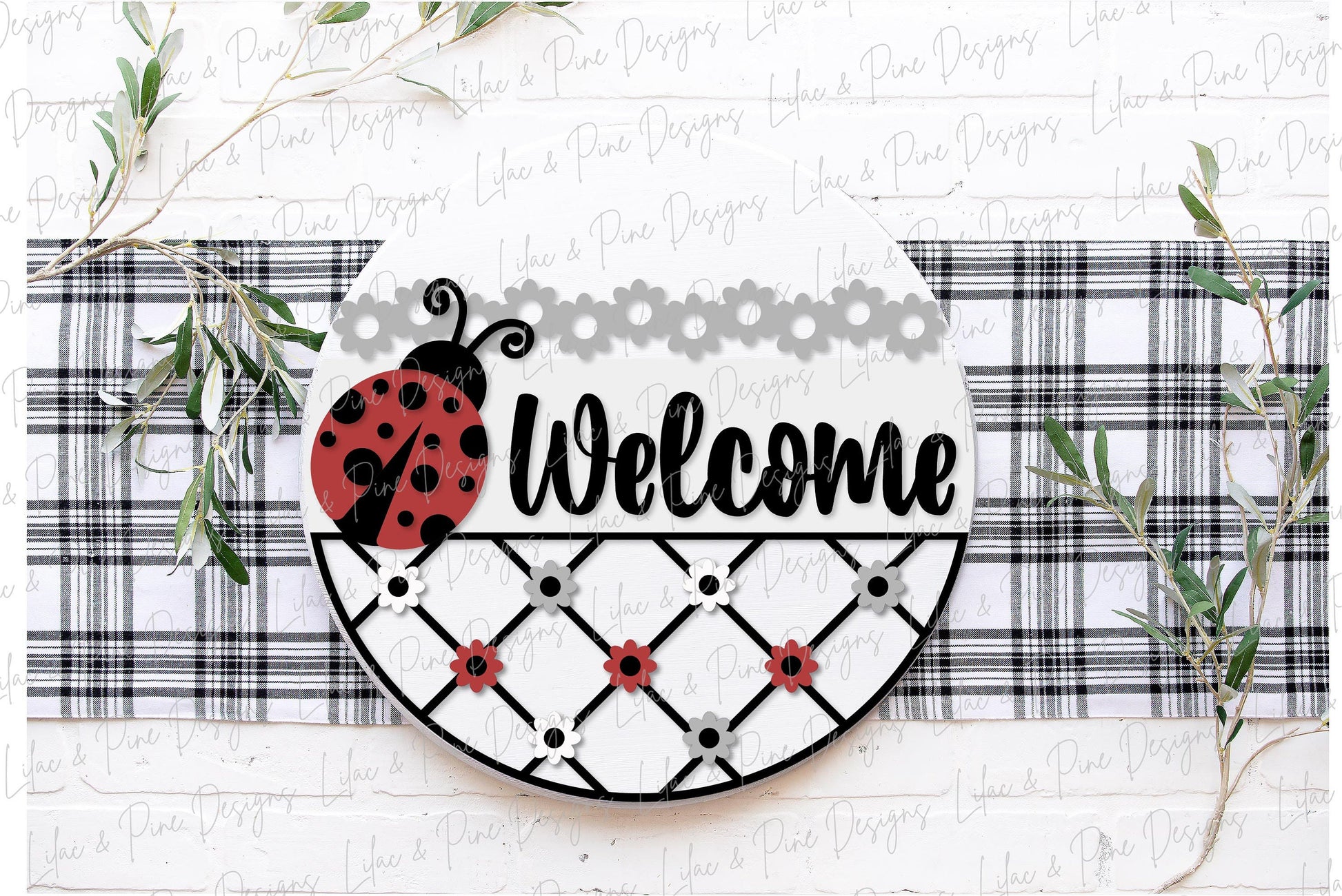 Ladybug Welcome door hanger SVG, Daisy Welcome sign, plaid and daisy svg, Ladybug sign, Summer decor, Glowforge cut file, laser SVG file