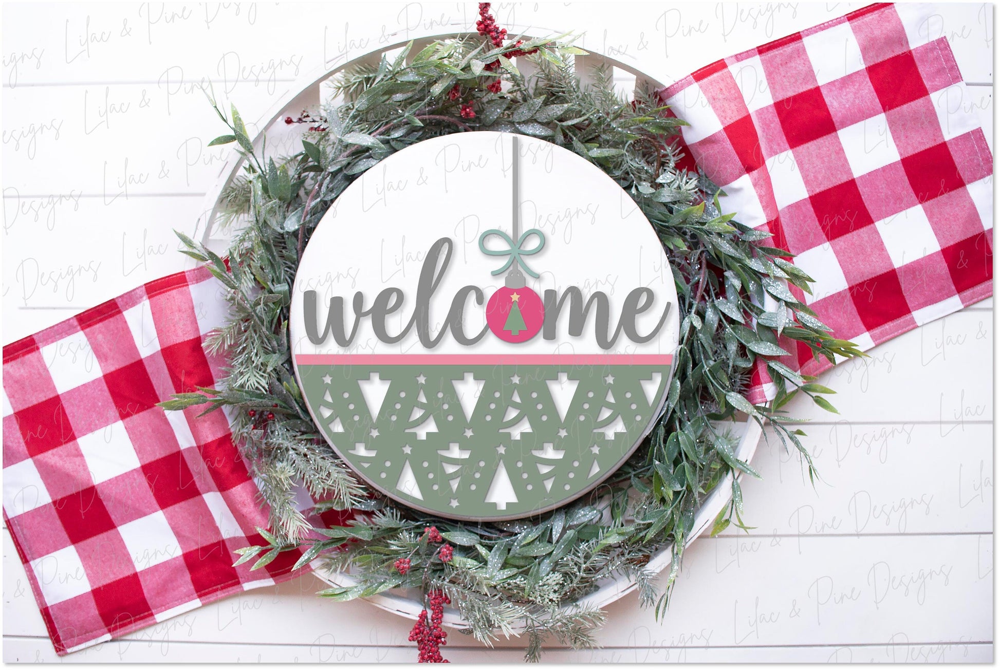 Christmas Tree welcome sign SVG, Christmas door hanger, Holiday ornament SVG, round welcome sign, Glowforge Svg, laser cut file
