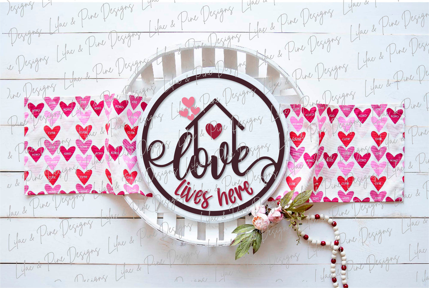 love lives here SVG, Valentines Day SVG, home SVG, housewarming gift, modern farmhouse decor, round sign, Glowforge svg, laser cut file
