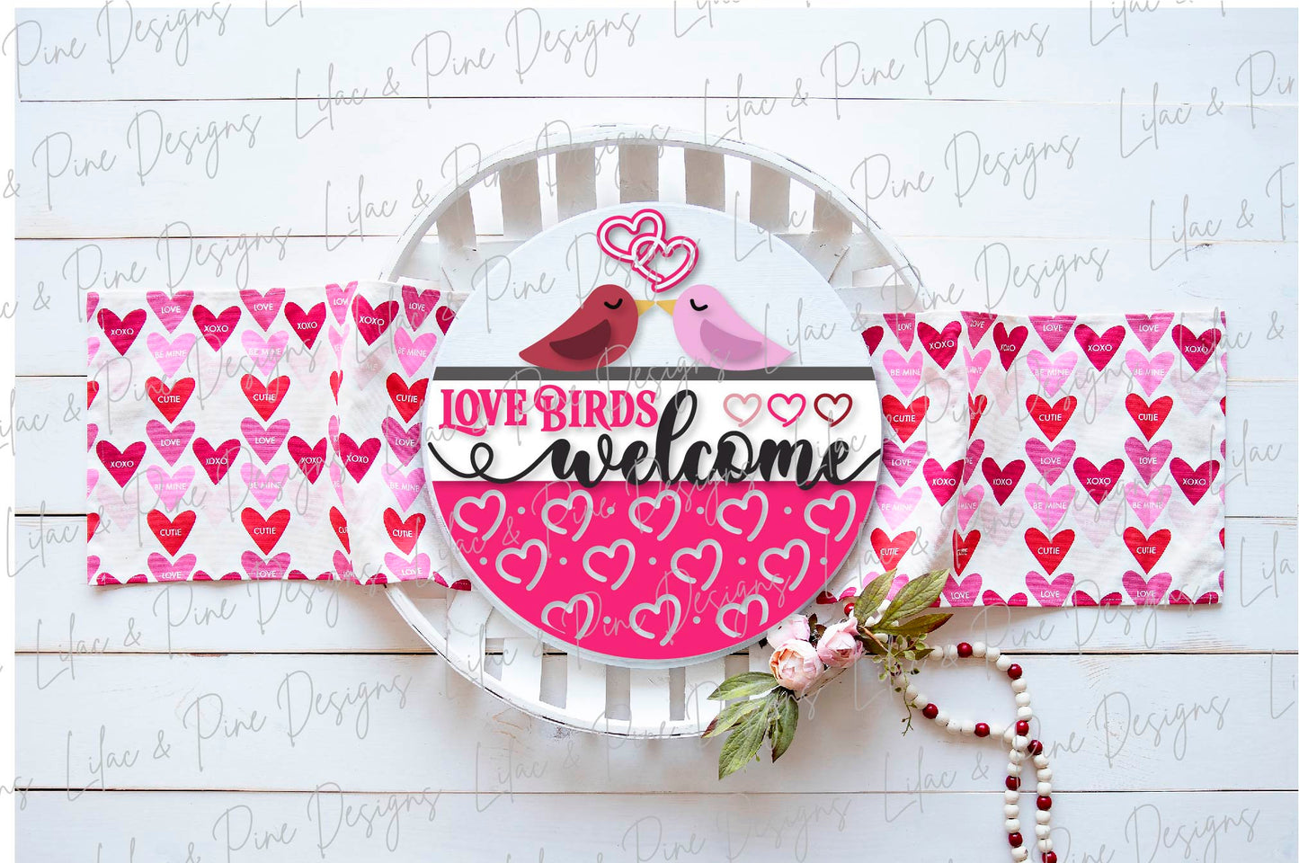 Love Birds Welcome sign SVG, Valentine door hanger, bird door round svg, heart pattern, Valentine door decor, Glowforge file, laser svg