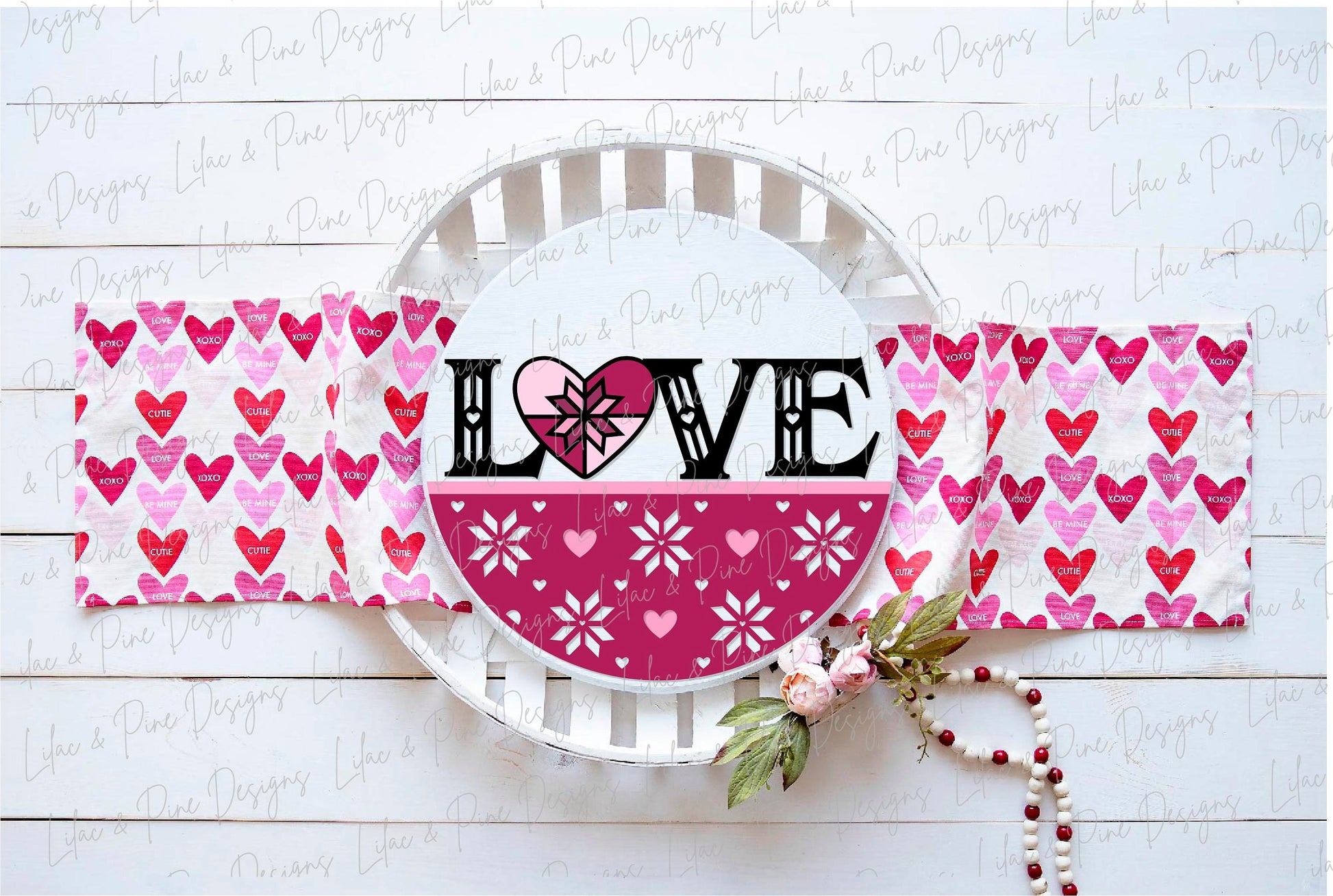 love quilt door hanger SVG, Valentine welcome sign, quilt heart round sign, Valentines Day decor, Glowforge SVG, laser cut file